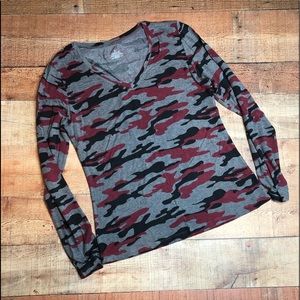 Women’s Cudl Duds Softwear With Stretch Camo Top